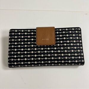 Fossil Women's Logan Leather RFID-Blocking Tab Clutch Wallet